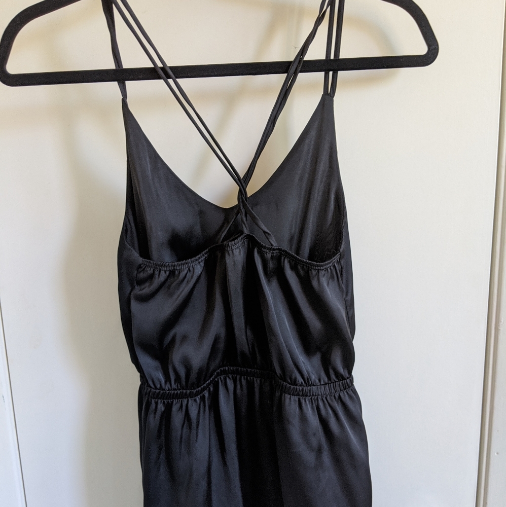 Crossed black blouse